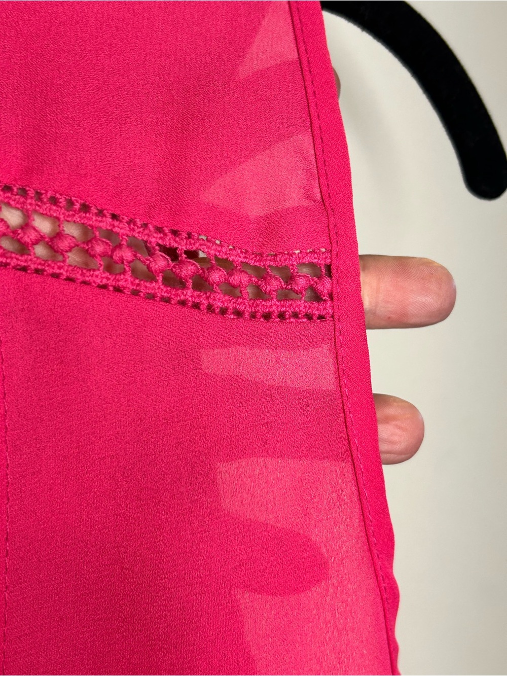 Anthro Elodie Hot Pink V-Neck Sleeveless Blouse Pintuck Crochet Trim Top M - Picture 6 of 15